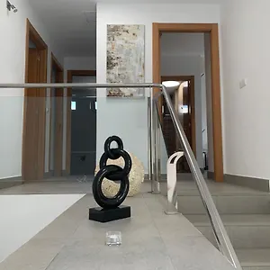 https://comfortable-modern-villa-with-superb-sea-views.in-canary-islands.com