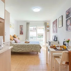 https://studios-nerja-center-c.1costadelsol.com